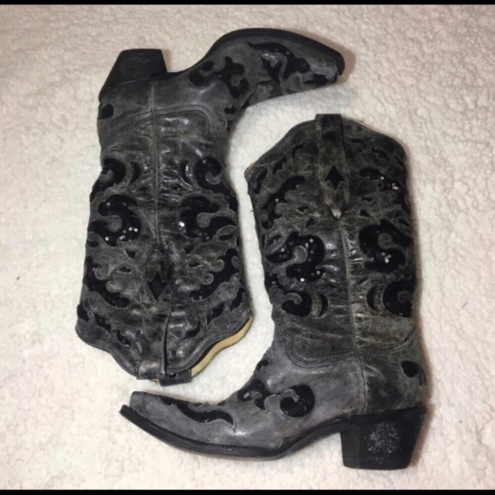 Corral boots